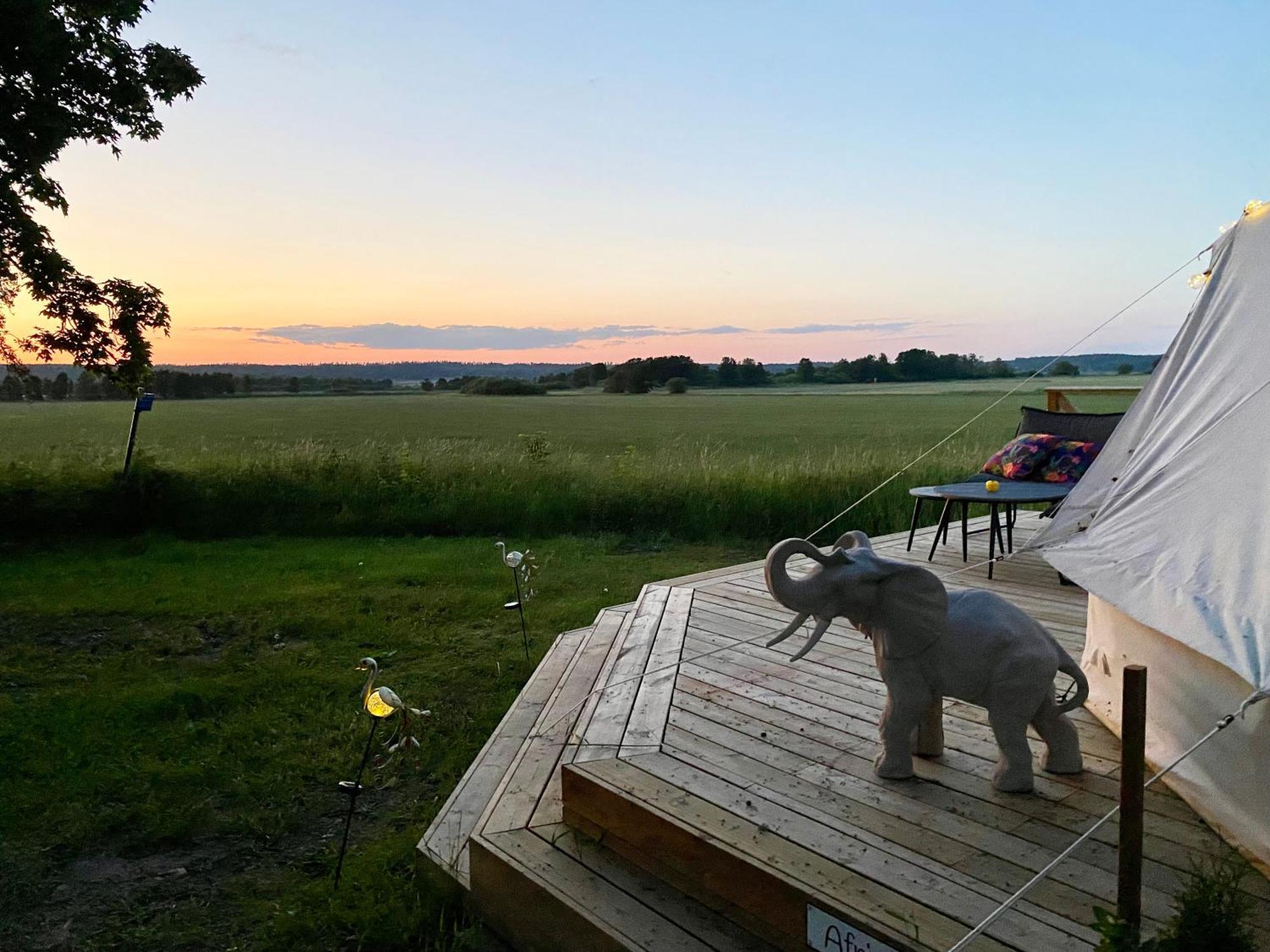 Soerby Glamping Hotel Klockrike Luaran gambar