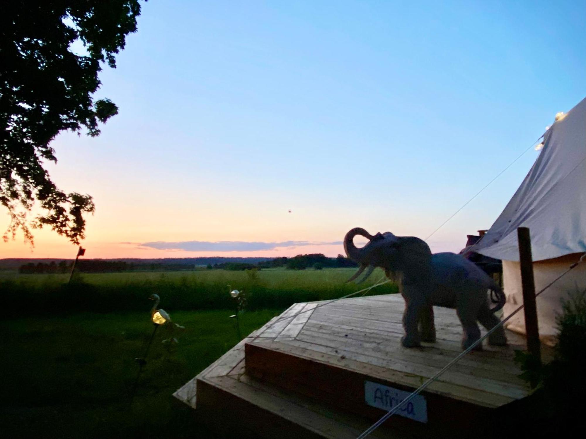 Soerby Glamping Hotel Klockrike Luaran gambar